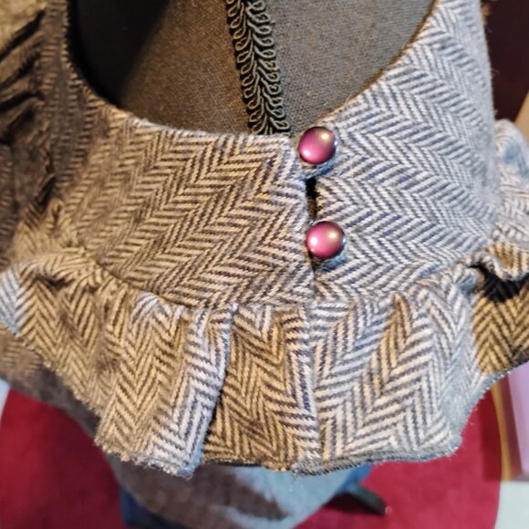 Ella Moss fitted wear to work ruffle top - Picture 6 of 9